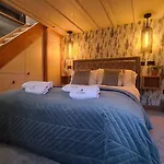Fox Corner, Ambleside, Romantic Retreat For Two, Dog Friendly, Hot Tub * Ambleside