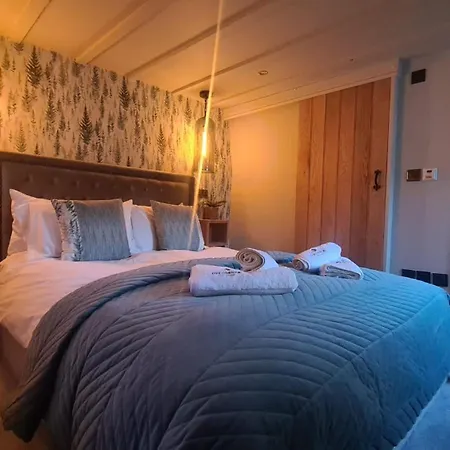 Fox Corner, Ambleside, Romantic Retreat For Two, Dog Friendly, Hot Tub Gospodarstwo wiejskie Ambleside