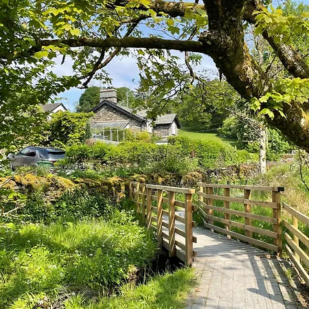 Fox Corner, Ambleside, Romantic Retreat For Two, Dog Friendly, Hot Tub