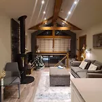 Casa de Campo Fox Corner, Ambleside, Romantic Retreat For Two, Dog Friendly, Hot Tub *
