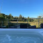 Casa de Campo Fox Corner, Ambleside, Romantic Retreat For Two, Dog Friendly, Hot Tub Ambleside