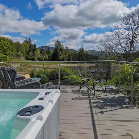 Fox Corner, Ambleside, Romantic Retreat For Two, Dog Friendly, Hot Tub Kır Evi *