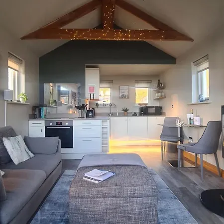 Fox Corner, Ambleside, Romantic Retreat For Two, Dog Friendly, Hot Tub Kır Evi