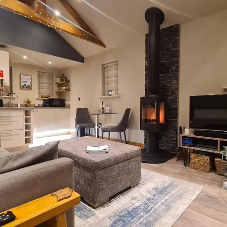 Fox Corner, Ambleside, Romantic Retreat For Two, Dog Friendly, Hot Tub Kır Evi *