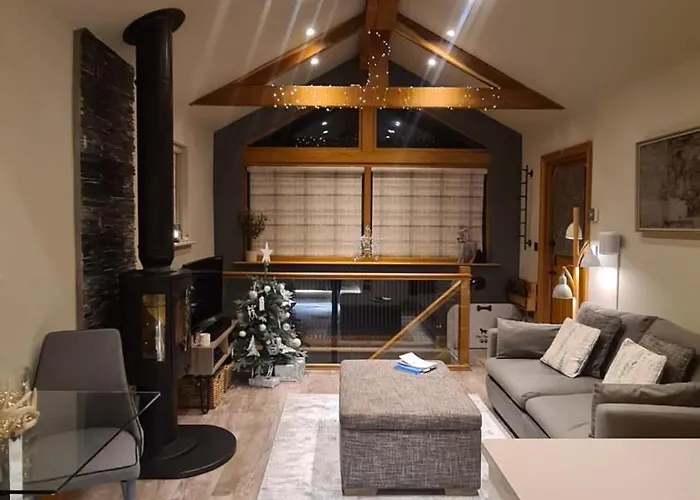 Country house Fox Corner, Ambleside, Romantic Retreat For Two, Dog Friendly, Hot Tub *