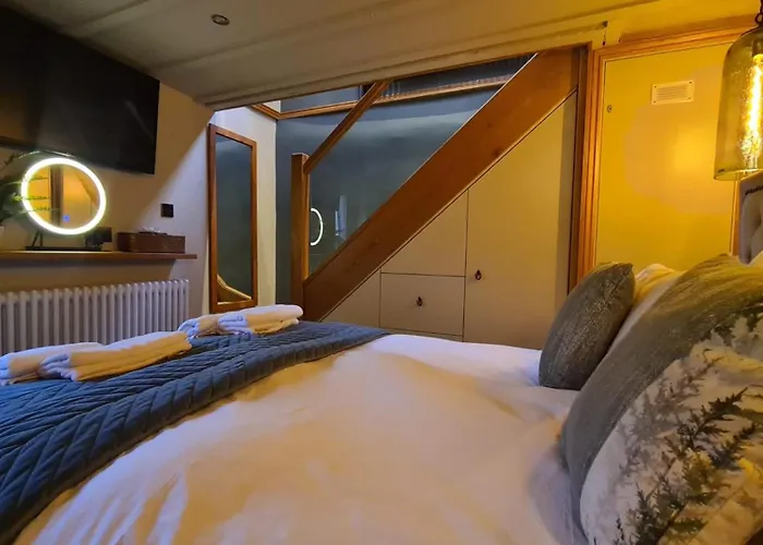 Country house Fox Corner, Ambleside, Romantic Retreat For Two, Dog Friendly, Hot Tub