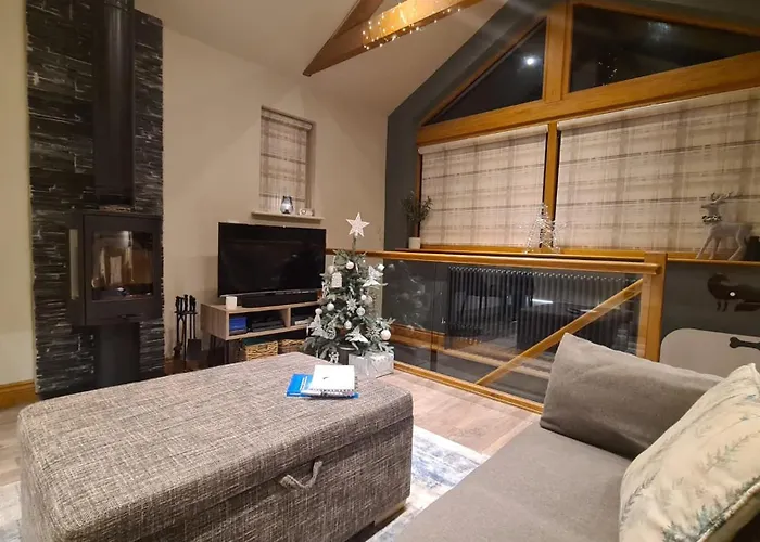 Country house Fox Corner, Ambleside, Romantic Retreat For Two, Dog Friendly, Hot Tub