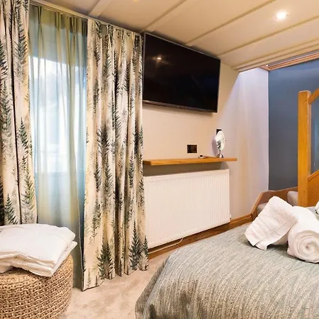 Fox Corner, Ambleside, Romantic Retreat For Two, Dog Friendly, Hot Tub Эмблсайд