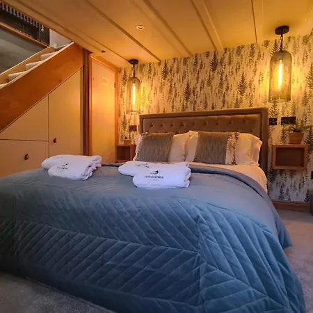 Fox Corner, Ambleside, Romantic Retreat For Two, Dog Friendly, Hot Tub * Эмблсайд