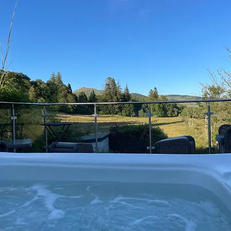 Летний дом Fox Corner, Ambleside, Romantic Retreat For Two, Dog Friendly, Hot Tub Эмблсайд